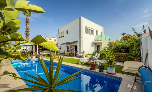 Sale - Villa -
Torrevieja - Torreta - Florida