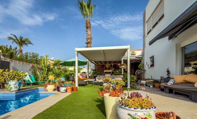 Sale - Villa -
Torrevieja - Torreta - Florida