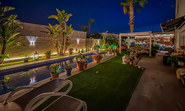 Sale - Villa -
Torrevieja - Torreta - Florida