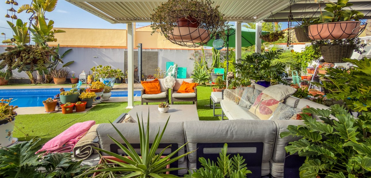 Sale - Villa -
Torrevieja - Torreta - Florida