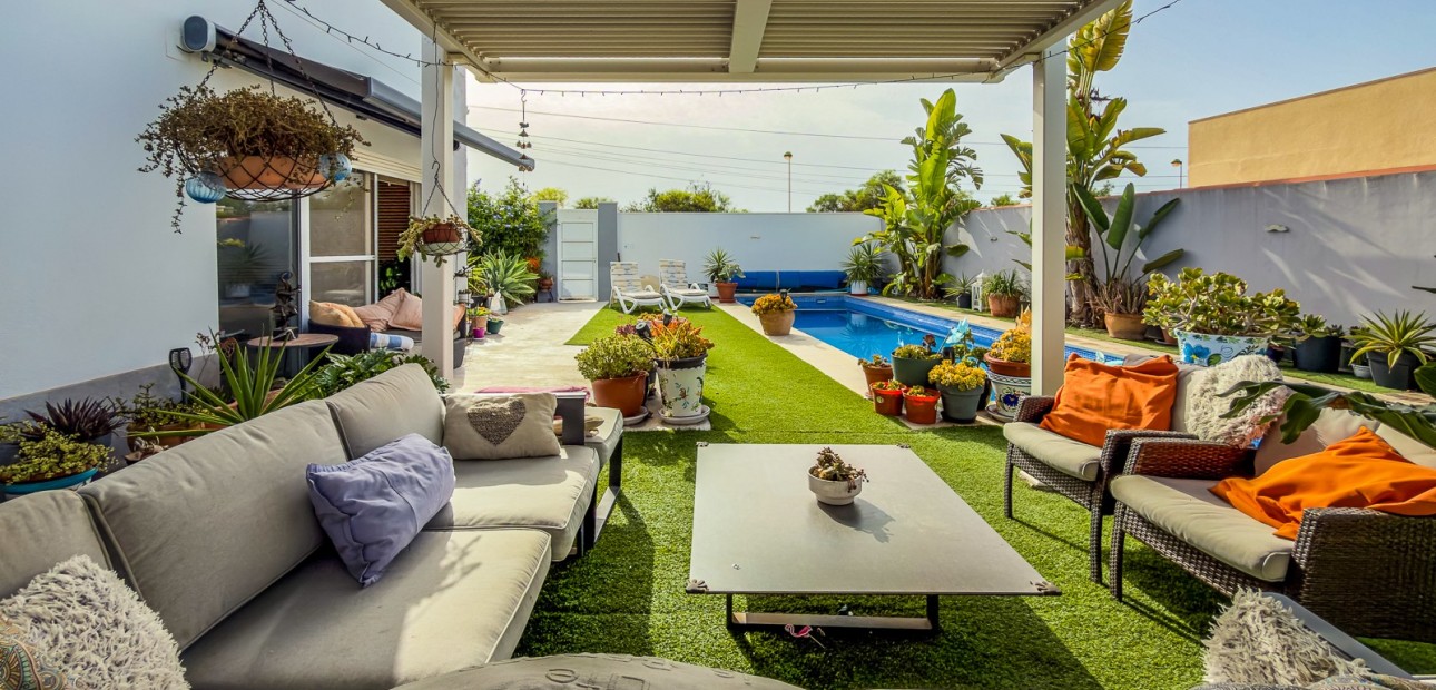 Sale - Villa -
Torrevieja - Torreta - Florida
