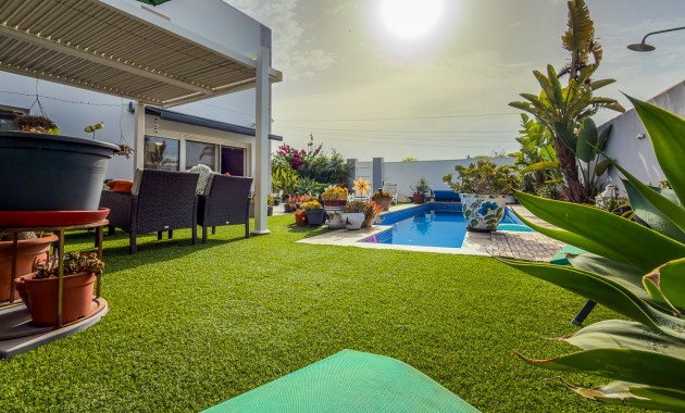 Sale - Villa -
Torrevieja - Torreta - Florida