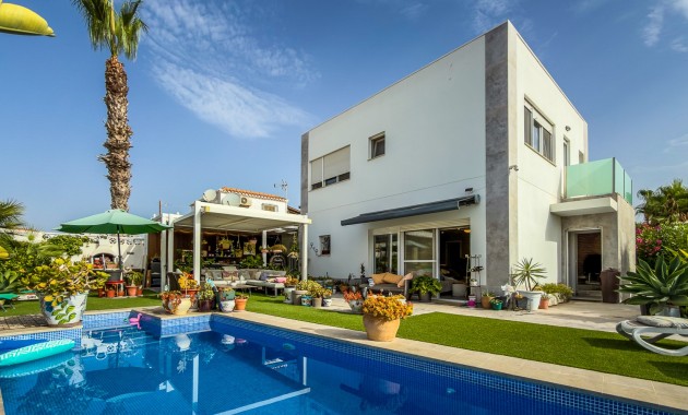 Sale - Villa -
Torrevieja - Torreta - Florida