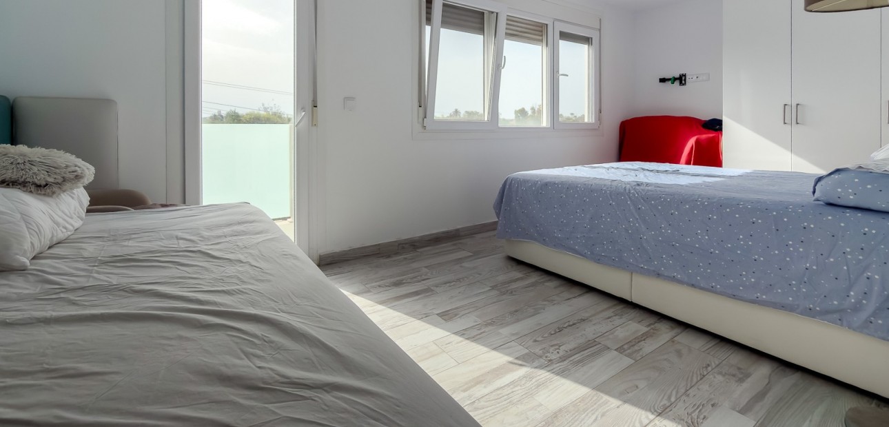 Sale - Villa -
Torrevieja - Torreta - Florida
