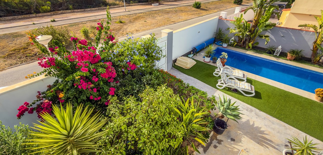 Sale - Villa -
Torrevieja - Torreta - Florida