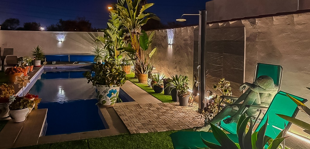 Sale - Villa -
Torrevieja - Torreta - Florida