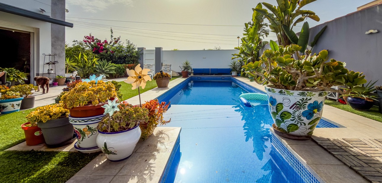 Sale - Villa -
Torrevieja - Torreta - Florida