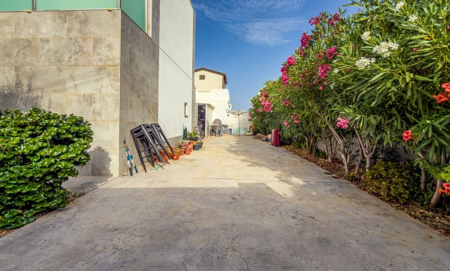Sale - Villa -
Torrevieja - Torreta - Florida