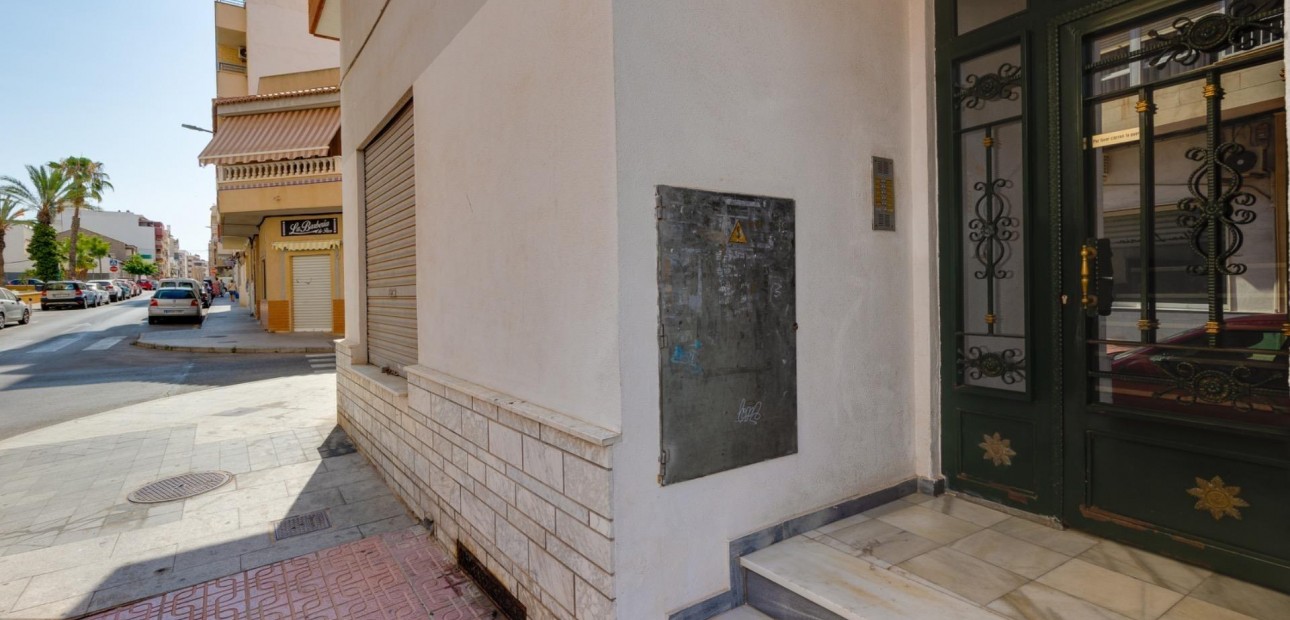 Herverkoop - Appartement / flat -
Torrevieja - torrevieja