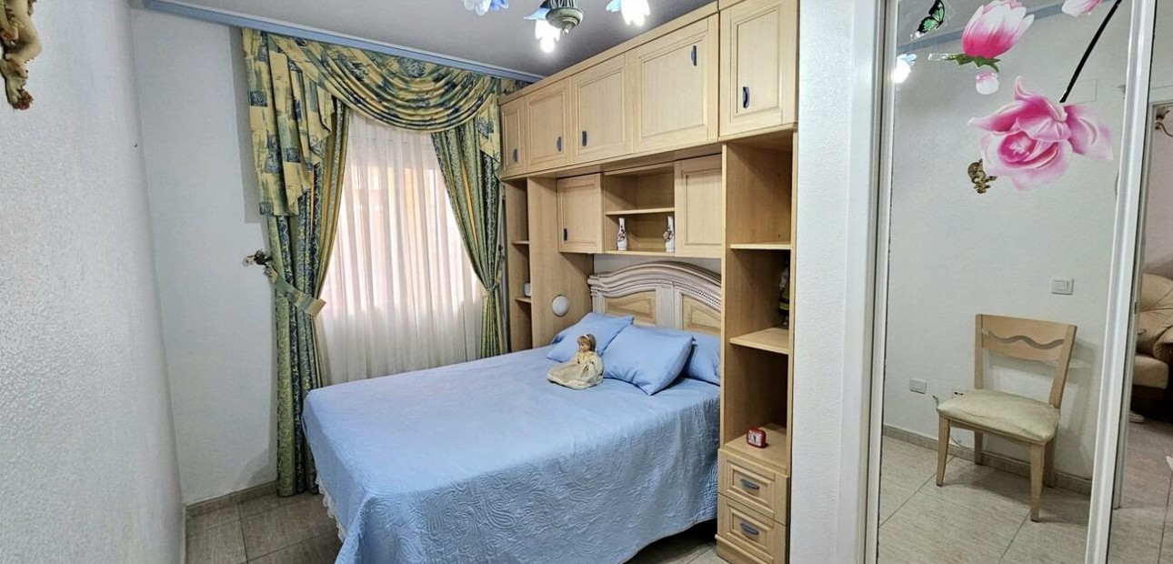 Sale - Apartment / flat -
Torrevieja - Estacion de autobuses