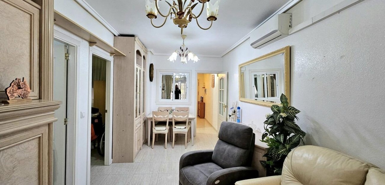 Sale - Apartment / flat -
Torrevieja - Estacion de autobuses