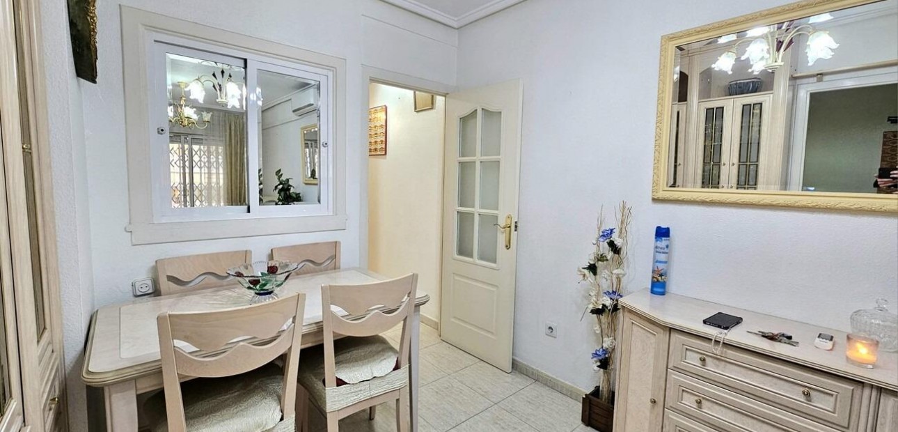 Sale - Apartment / flat -
Torrevieja - Estacion de autobuses