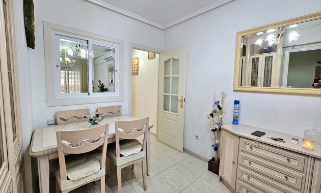 Sale - Apartment / flat -
Torrevieja - Estacion de autobuses