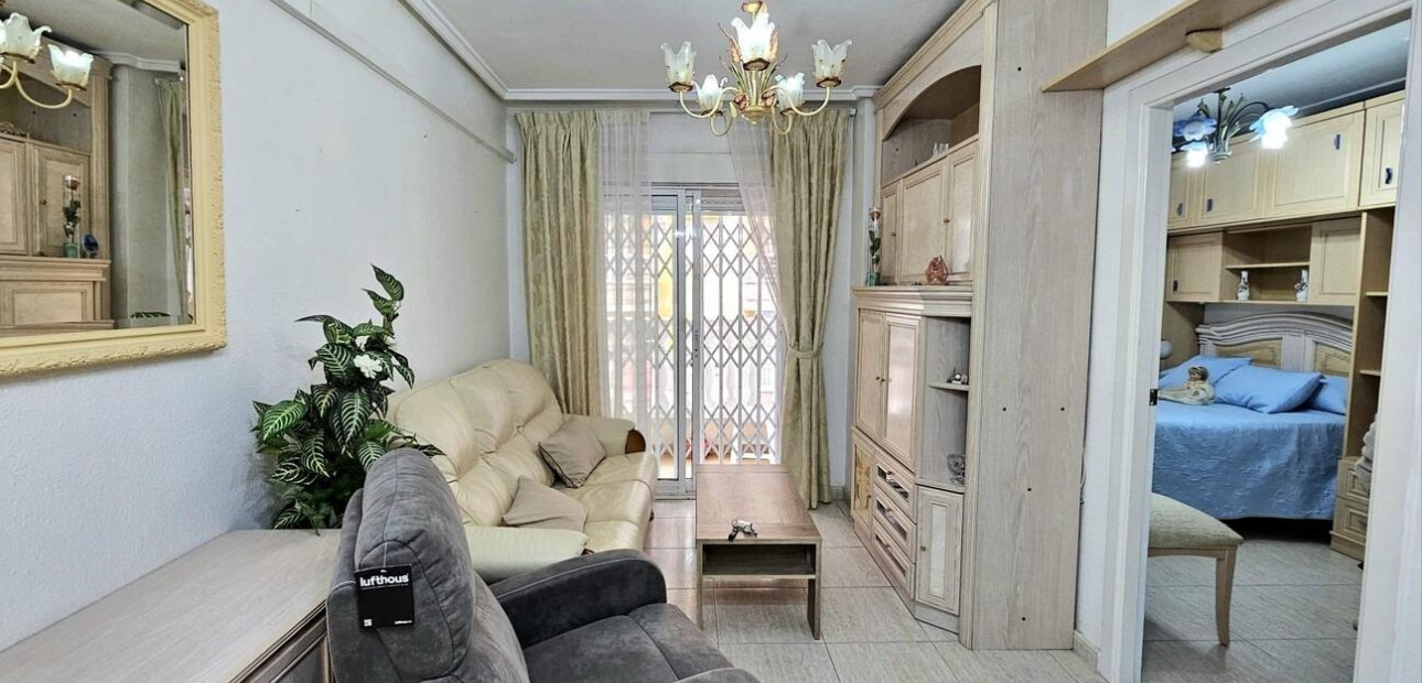 Sale - Apartment / flat -
Torrevieja - Estacion de autobuses