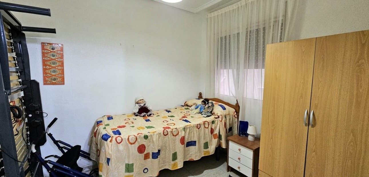 Sale - Apartment / flat -
Torrevieja - Estacion de autobuses