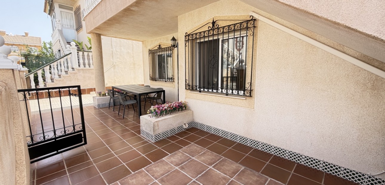 Sale - Apartment / flat -
Orihuela Costa - La Zenia