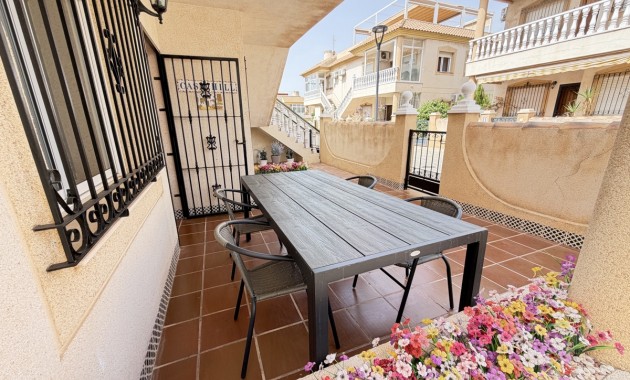 Sale - Apartment / flat -
Orihuela Costa - La Zenia