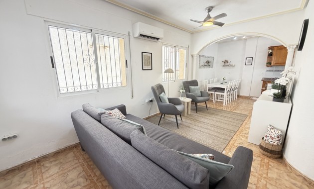 Sale - Apartment / flat -
Orihuela Costa - La Zenia