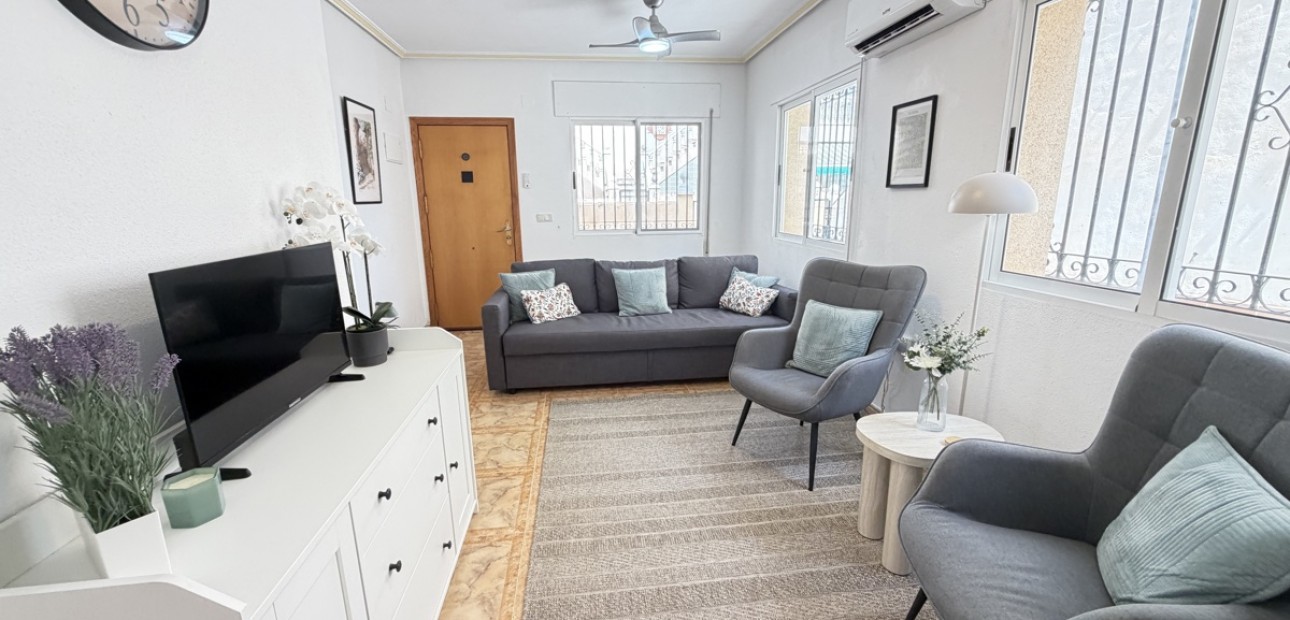 Sale - Apartment / flat -
Orihuela Costa - La Zenia