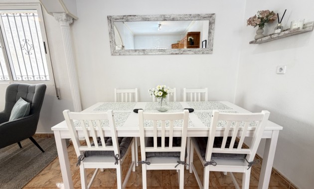 Sale - Apartment / flat -
Orihuela Costa - La Zenia