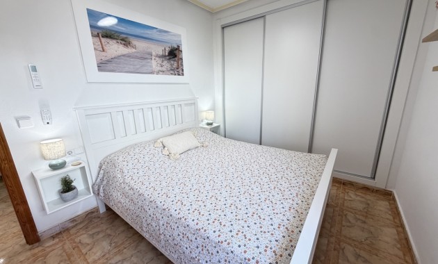 Sale - Apartment / flat -
Orihuela Costa - La Zenia