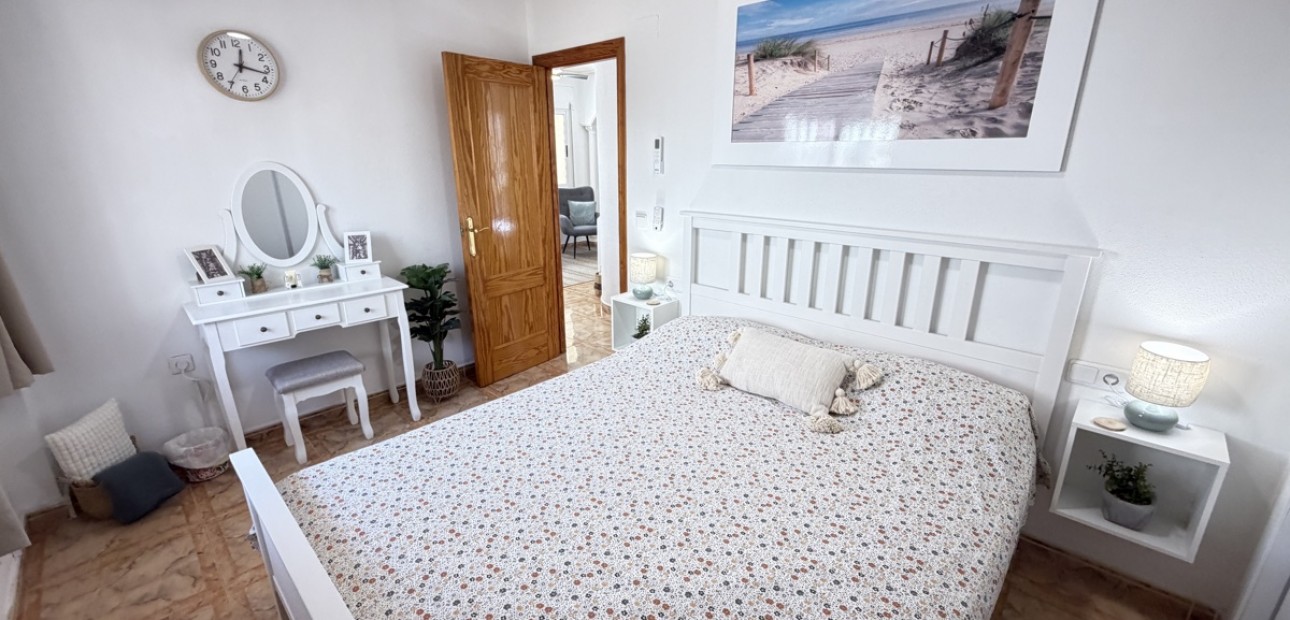 Sale - Apartment / flat -
Orihuela Costa - La Zenia