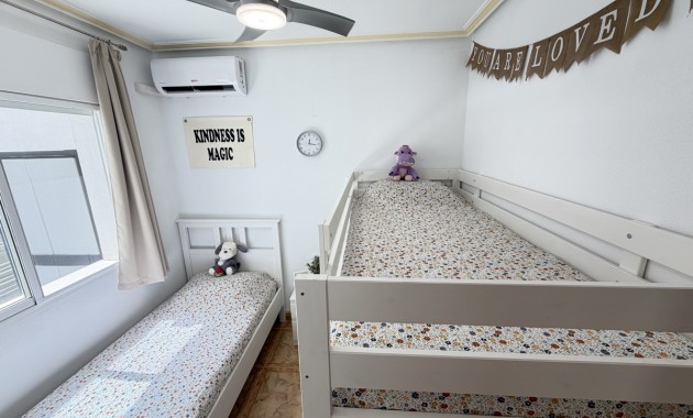 Sale - Apartment / flat -
Orihuela Costa - La Zenia