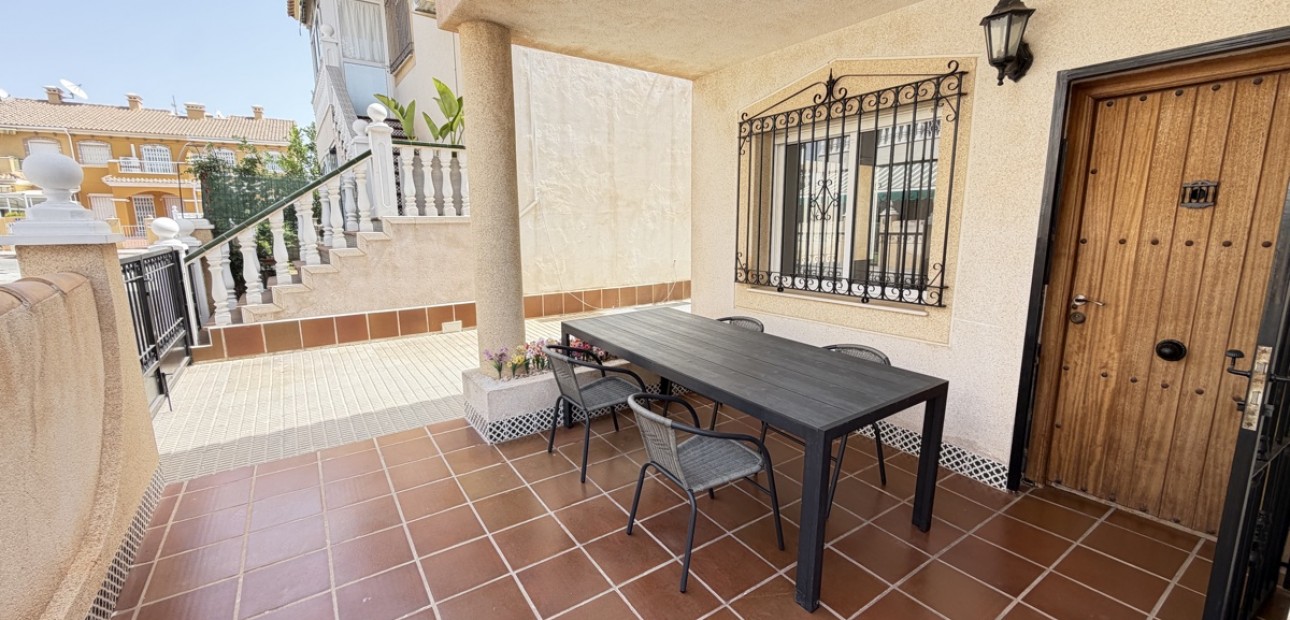 Sale - Apartment / flat -
Orihuela Costa - La Zenia