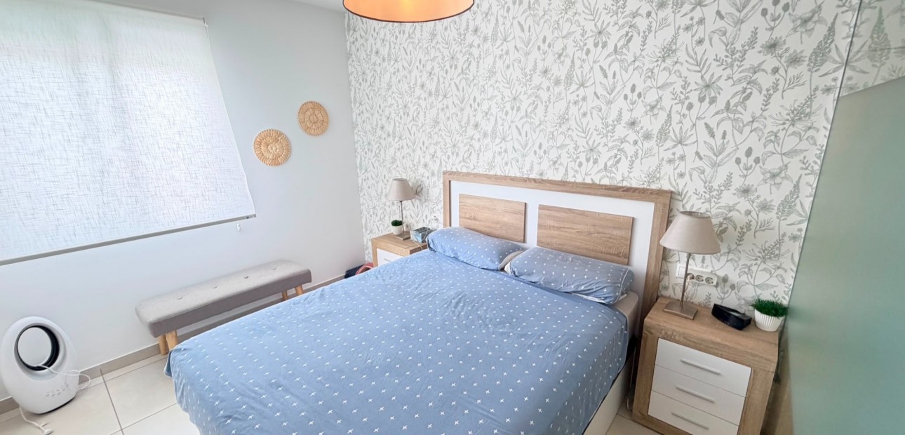 Sale - Apartment / flat -
Torrevieja - Aguas Nuevas