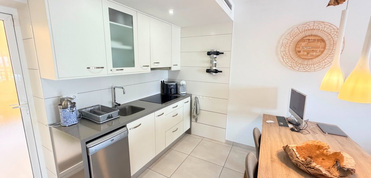Sale - Apartment / flat -
Torrevieja - Aguas Nuevas