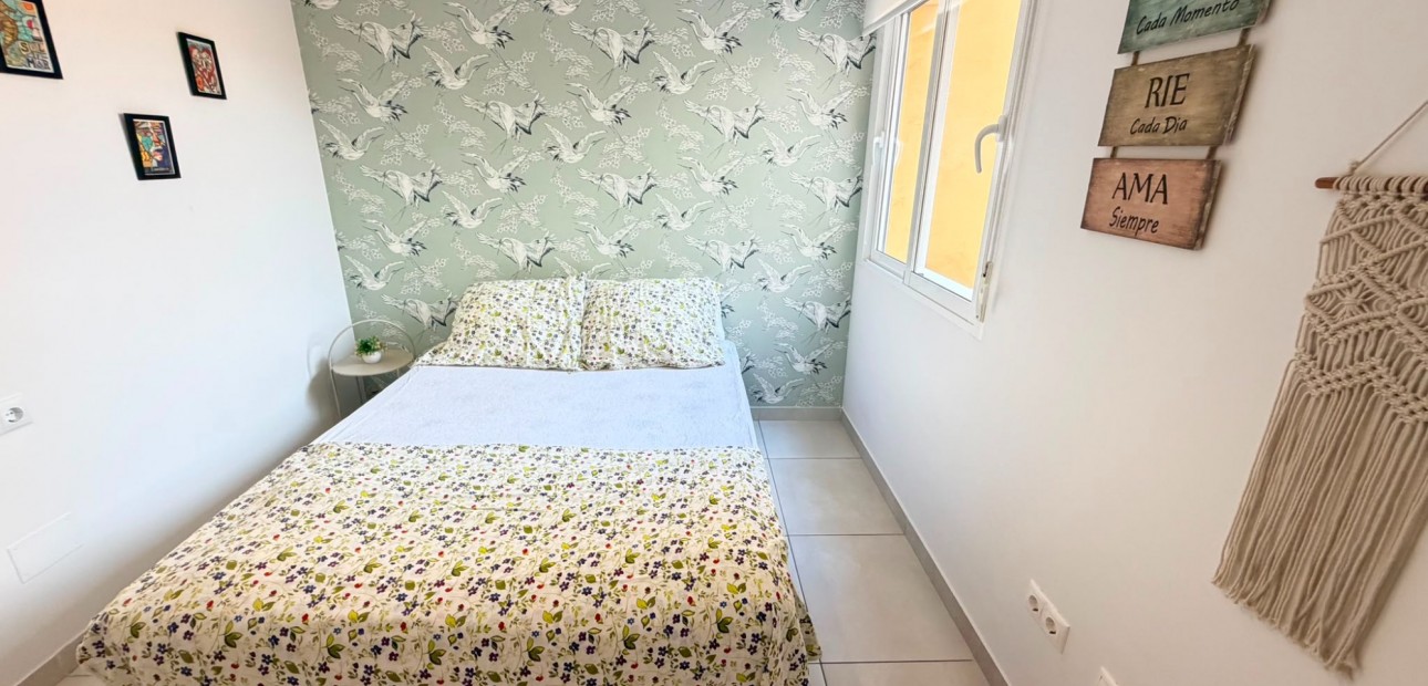 Sale - Apartment / flat -
Torrevieja - Aguas Nuevas