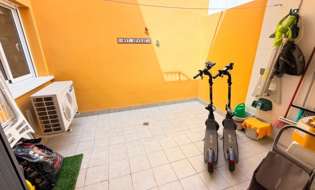 Sale - Apartment / flat -
Torrevieja - Aguas Nuevas