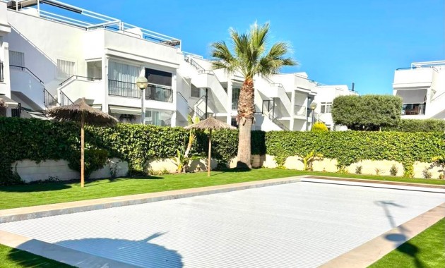 Sale - Apartment / flat -
Torrevieja - Aguas Nuevas
