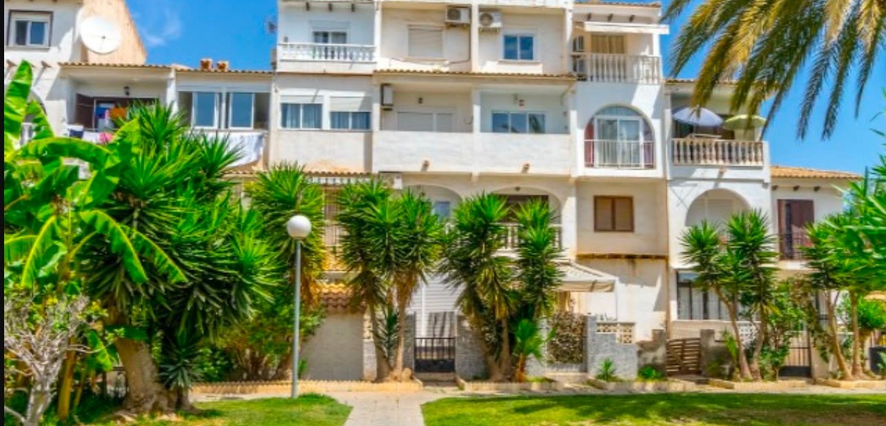 Venta - Apartment - Penthouse -
Torrevieja - Calas blanca