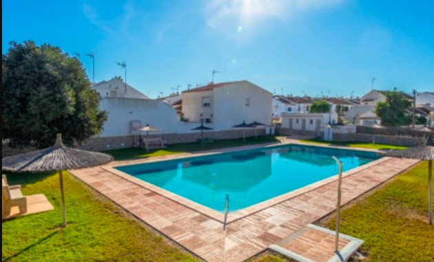 Venta - Apartment - Penthouse -
Torrevieja - Calas blanca