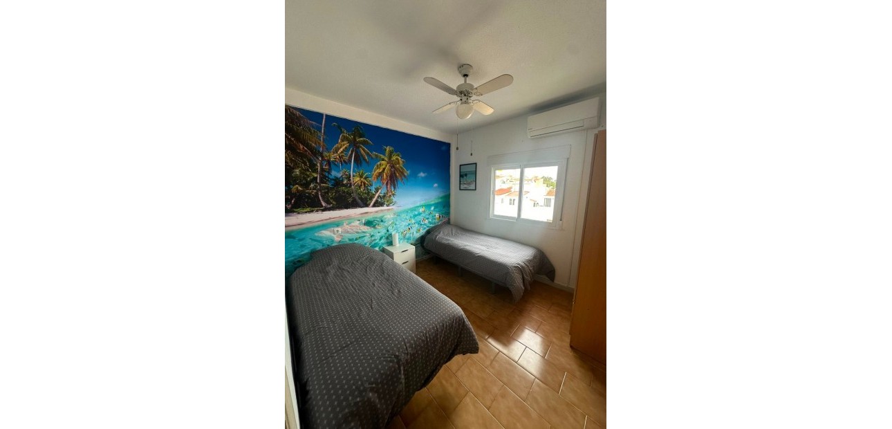 Venta - Apartment - Penthouse -
Torrevieja - Calas blanca