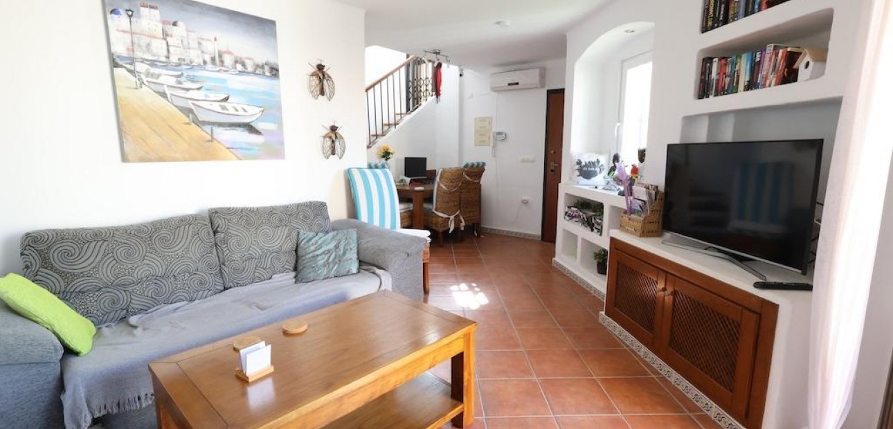 Sale - Bungalow -
Torrevieja - Los altos
