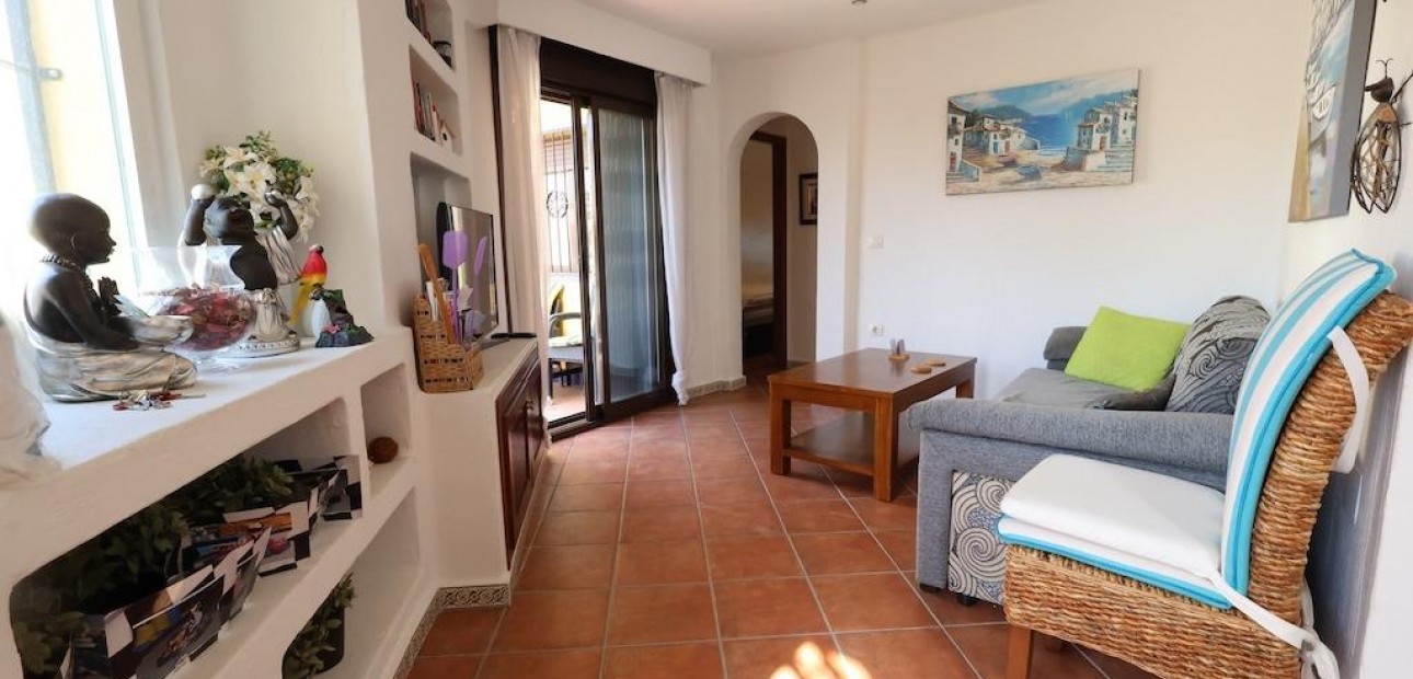 Sale - Bungalow -
Torrevieja - Los altos
