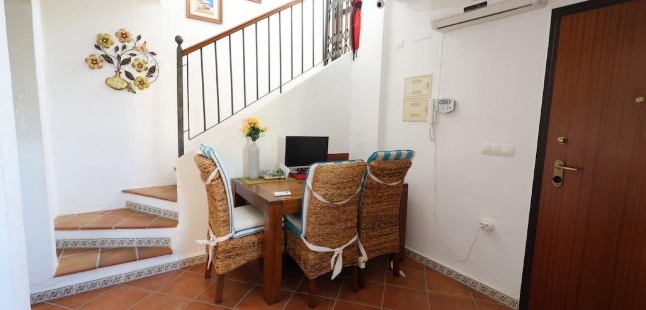 Sale - Bungalow -
Torrevieja - Los altos