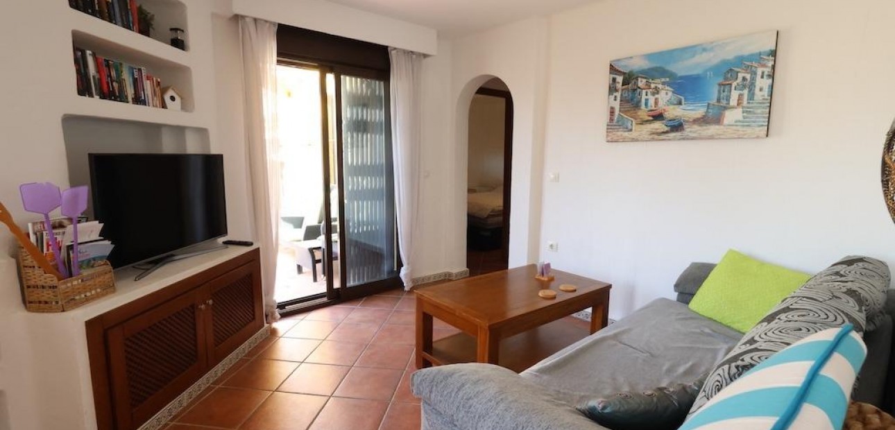 Sale - Bungalow -
Torrevieja - Los altos