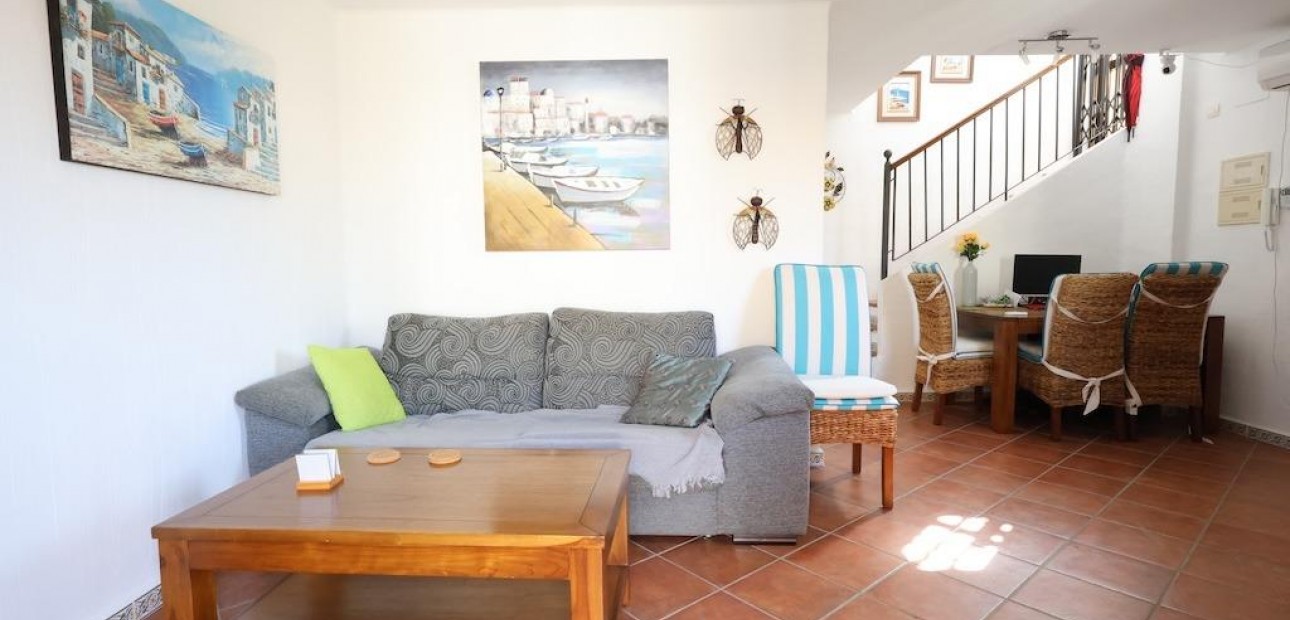 Sale - Bungalow -
Torrevieja - Los altos