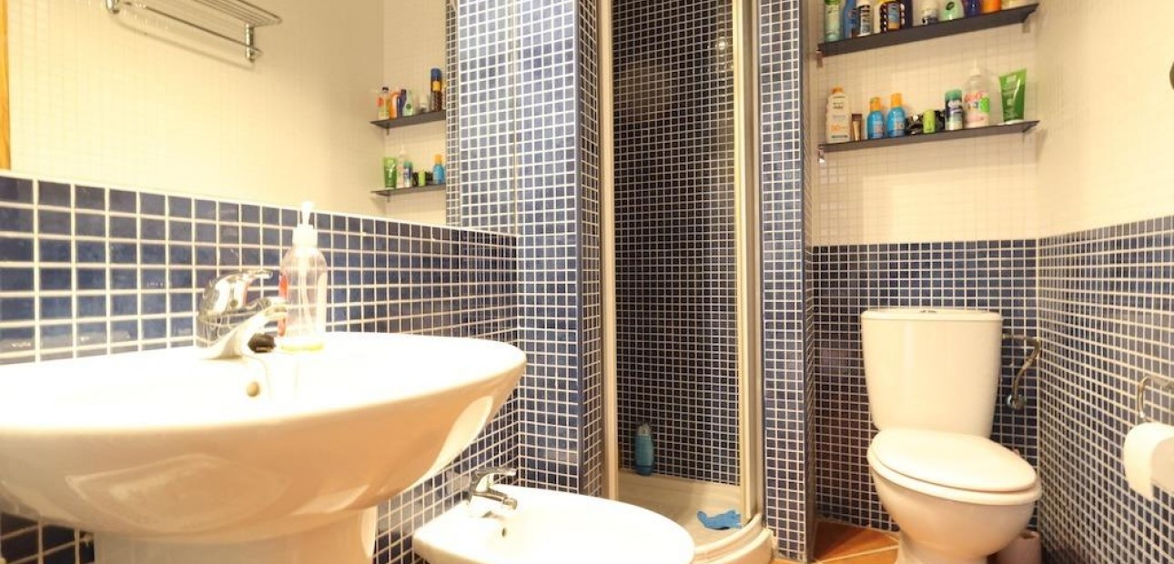 Sale - Bungalow -
Torrevieja - Los altos