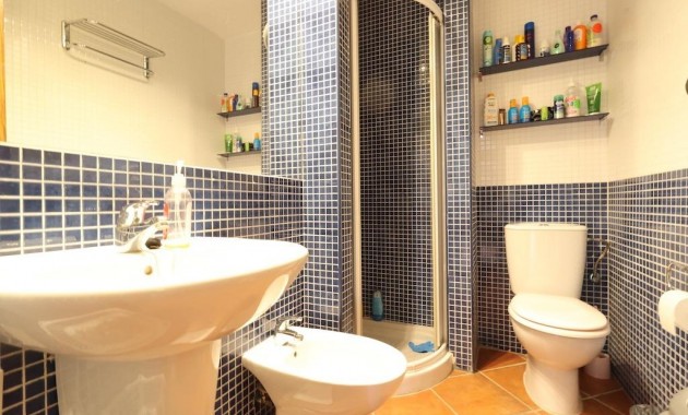 Sale - Bungalow -
Torrevieja - Los altos