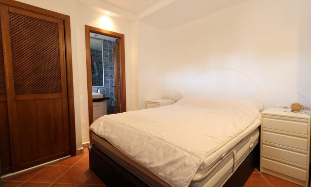 Sale - Bungalow -
Torrevieja - Los altos
