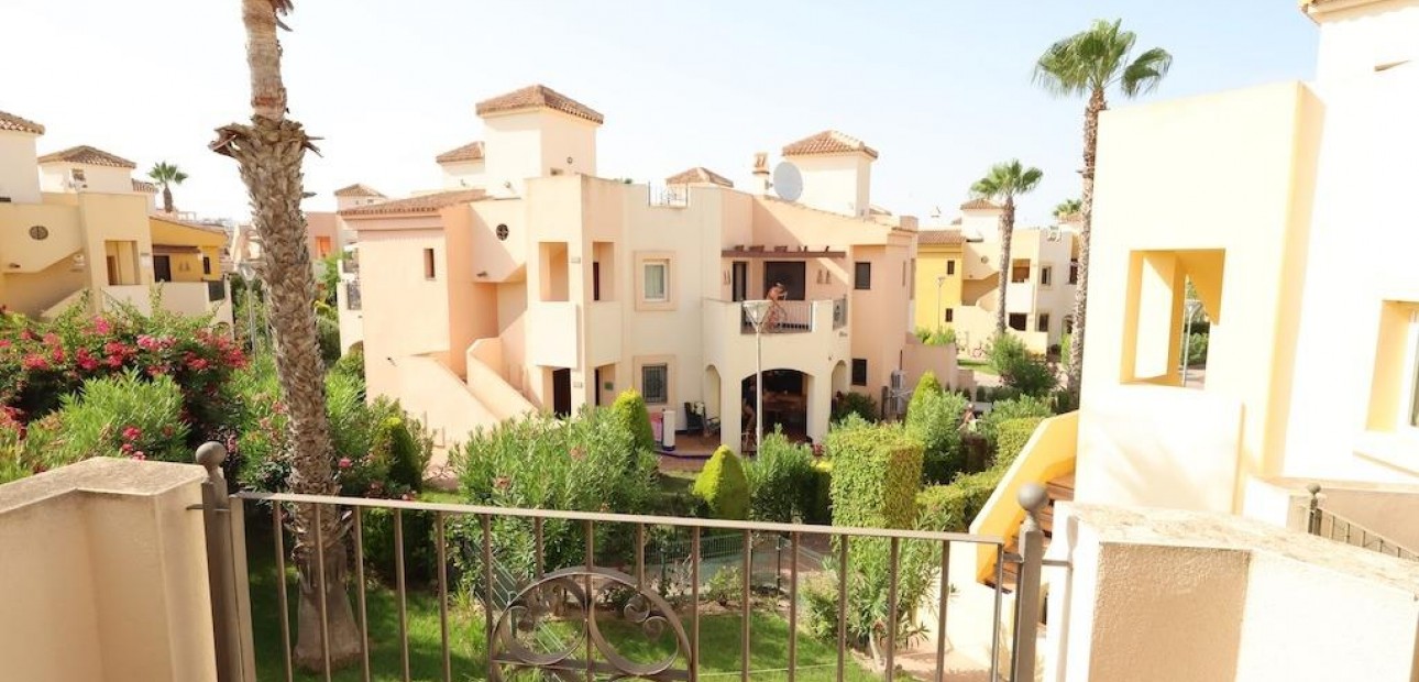Sale - Bungalow -
Torrevieja - Los altos