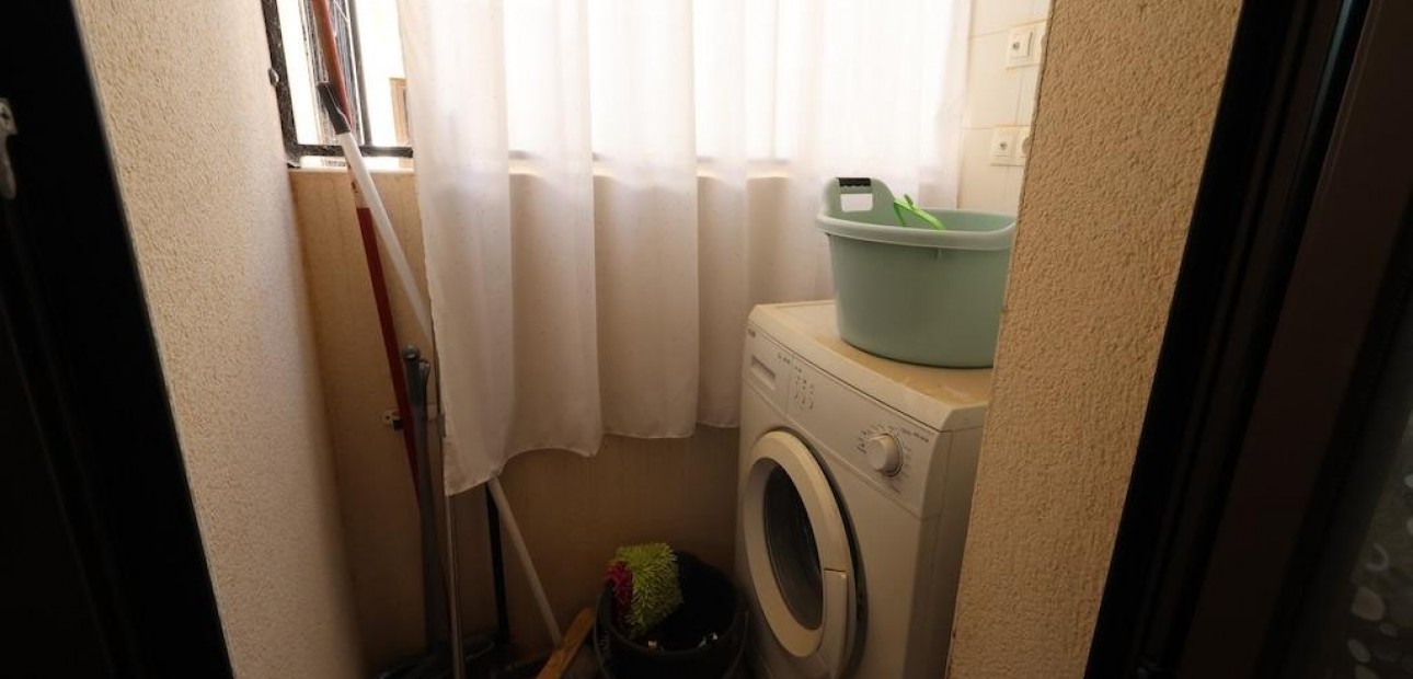 Sale - Bungalow -
Torrevieja - Los altos