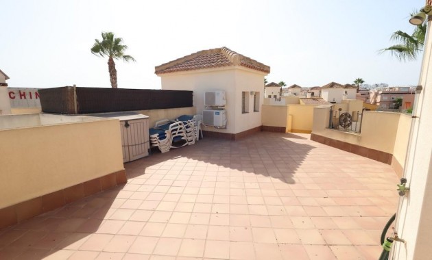 Sale - Bungalow -
Torrevieja - Los altos