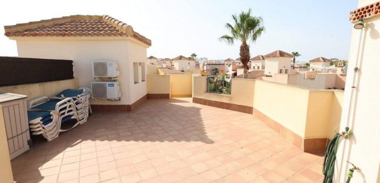 Sale - Bungalow -
Torrevieja - Los altos