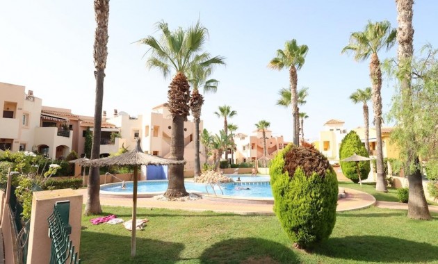 Sale - Bungalow -
Torrevieja - Los altos