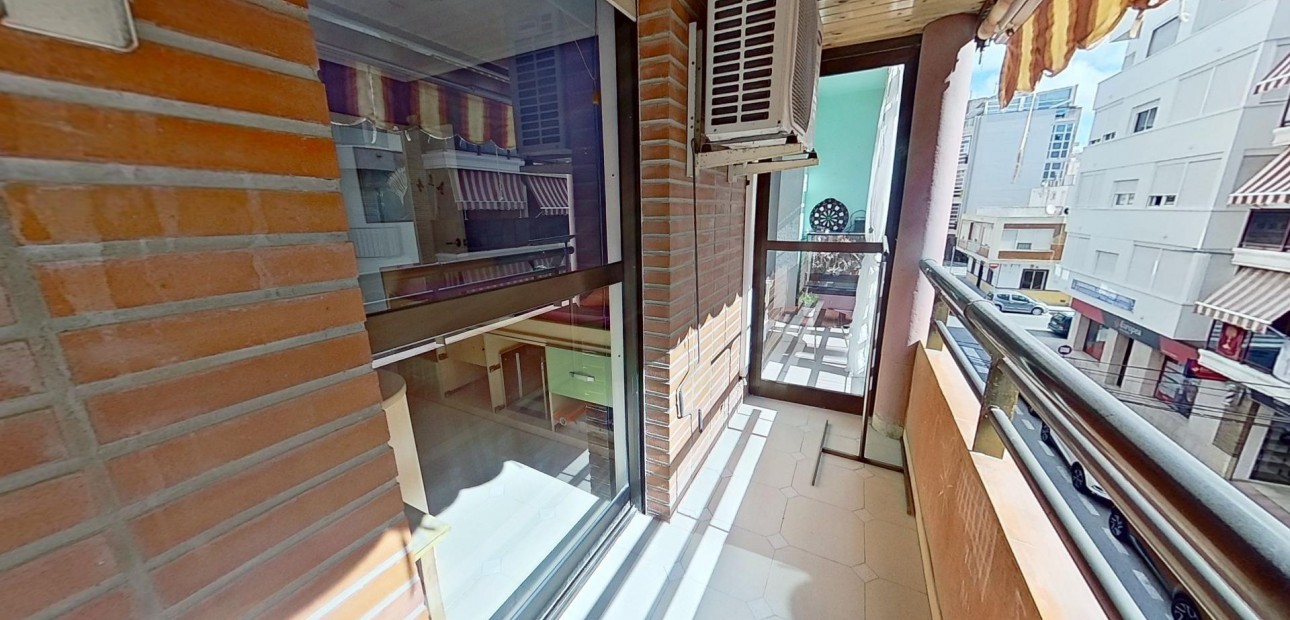 Sale - Apartment / flat -
Torrevieja - torrevieja
